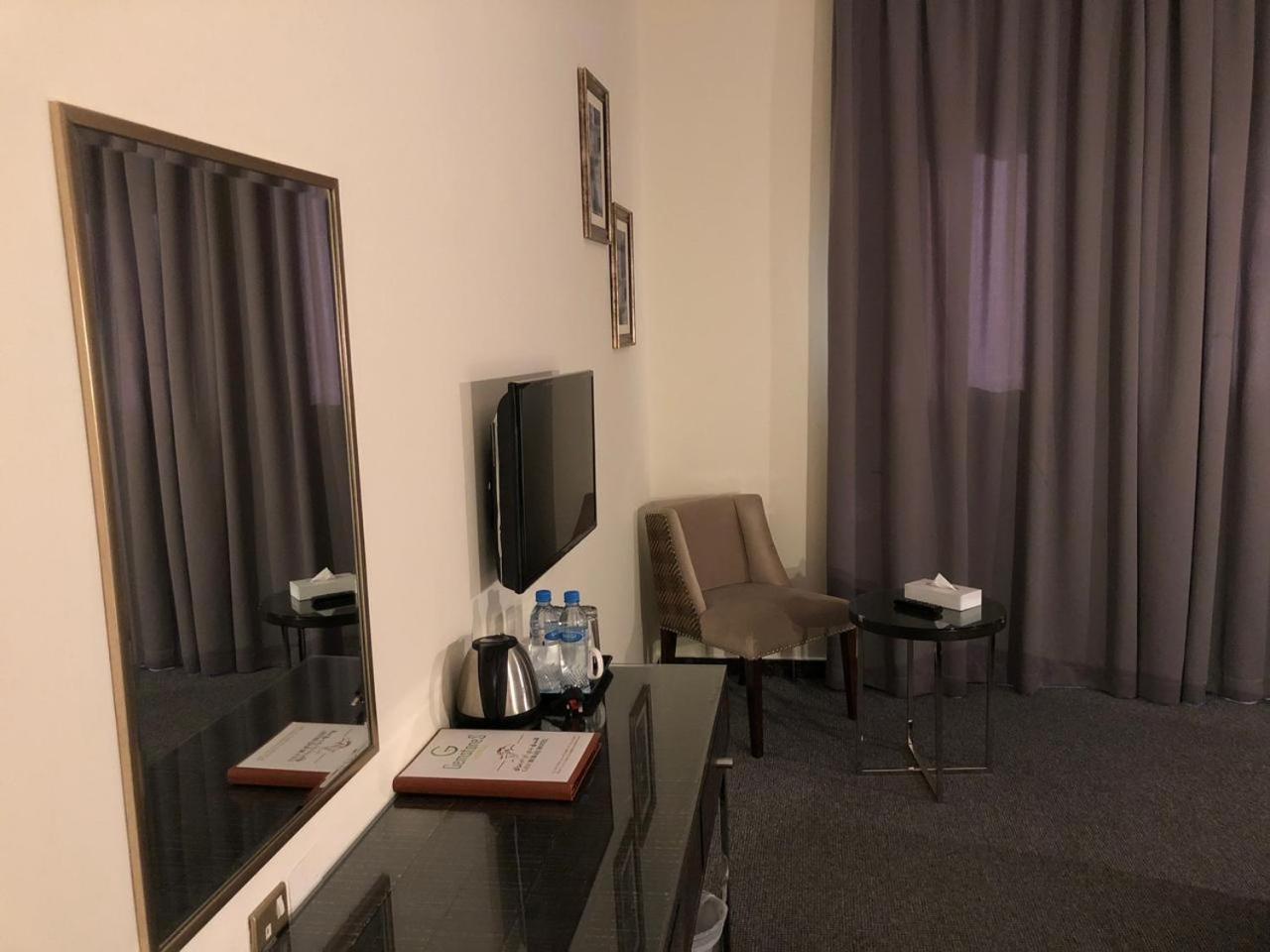 Buraq Hotel Дубай Екстериор снимка