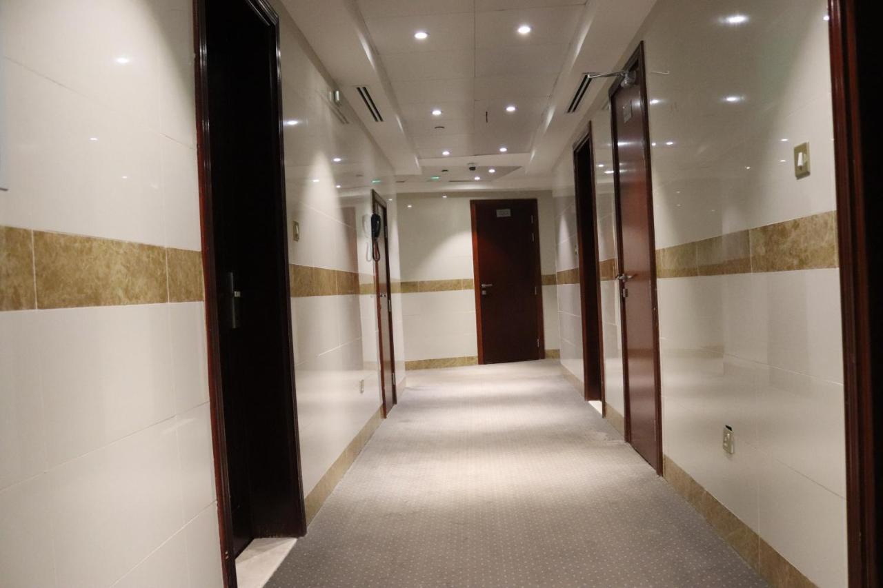 Buraq Hotel Дубай Екстериор снимка