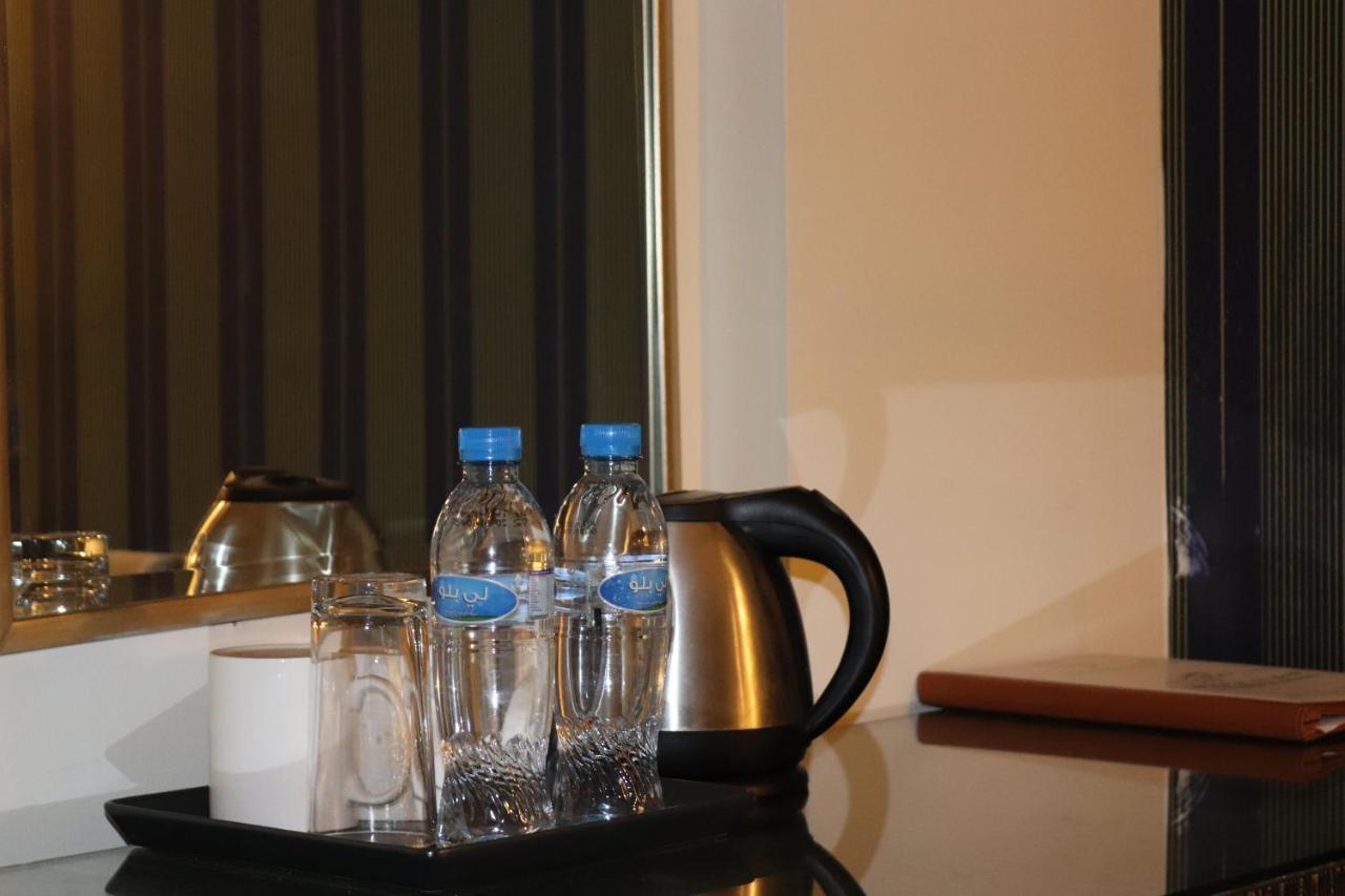 Buraq Hotel Дубай Екстериор снимка