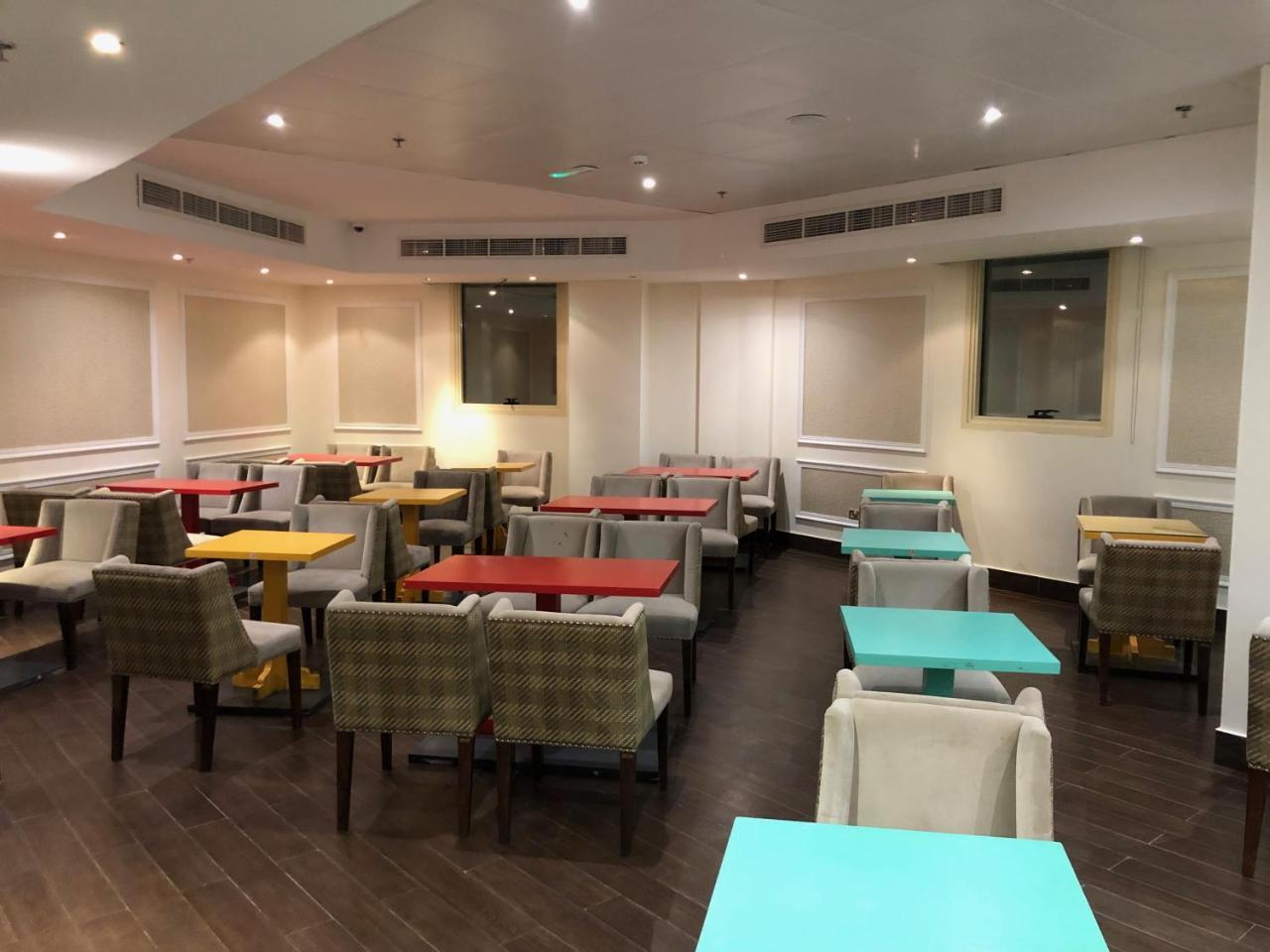 Buraq Hotel Дубай Екстериор снимка