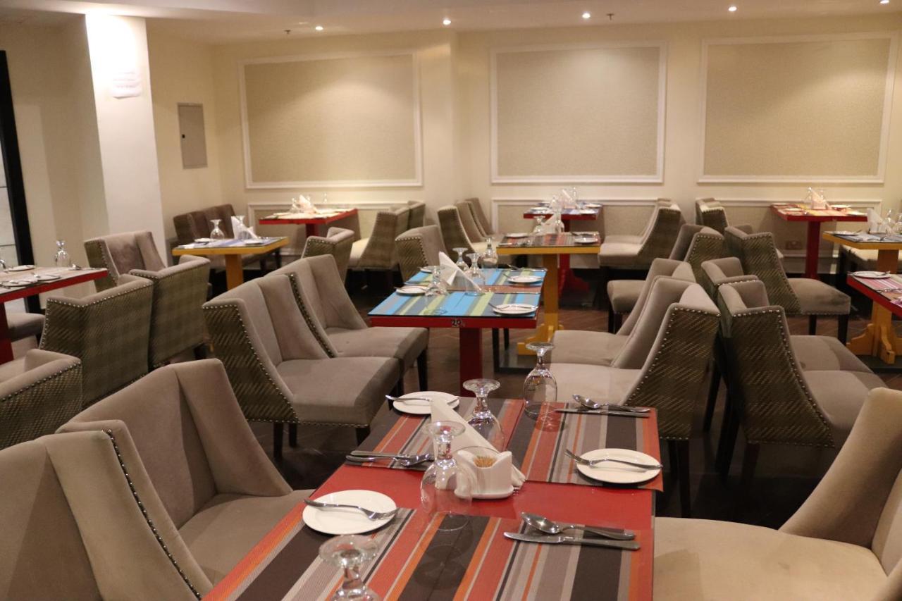 Buraq Hotel Дубай Екстериор снимка