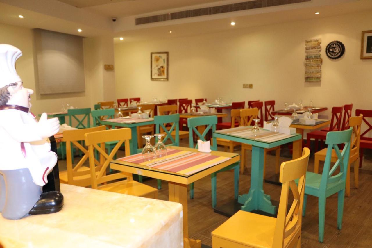 Buraq Hotel Дубай Екстериор снимка