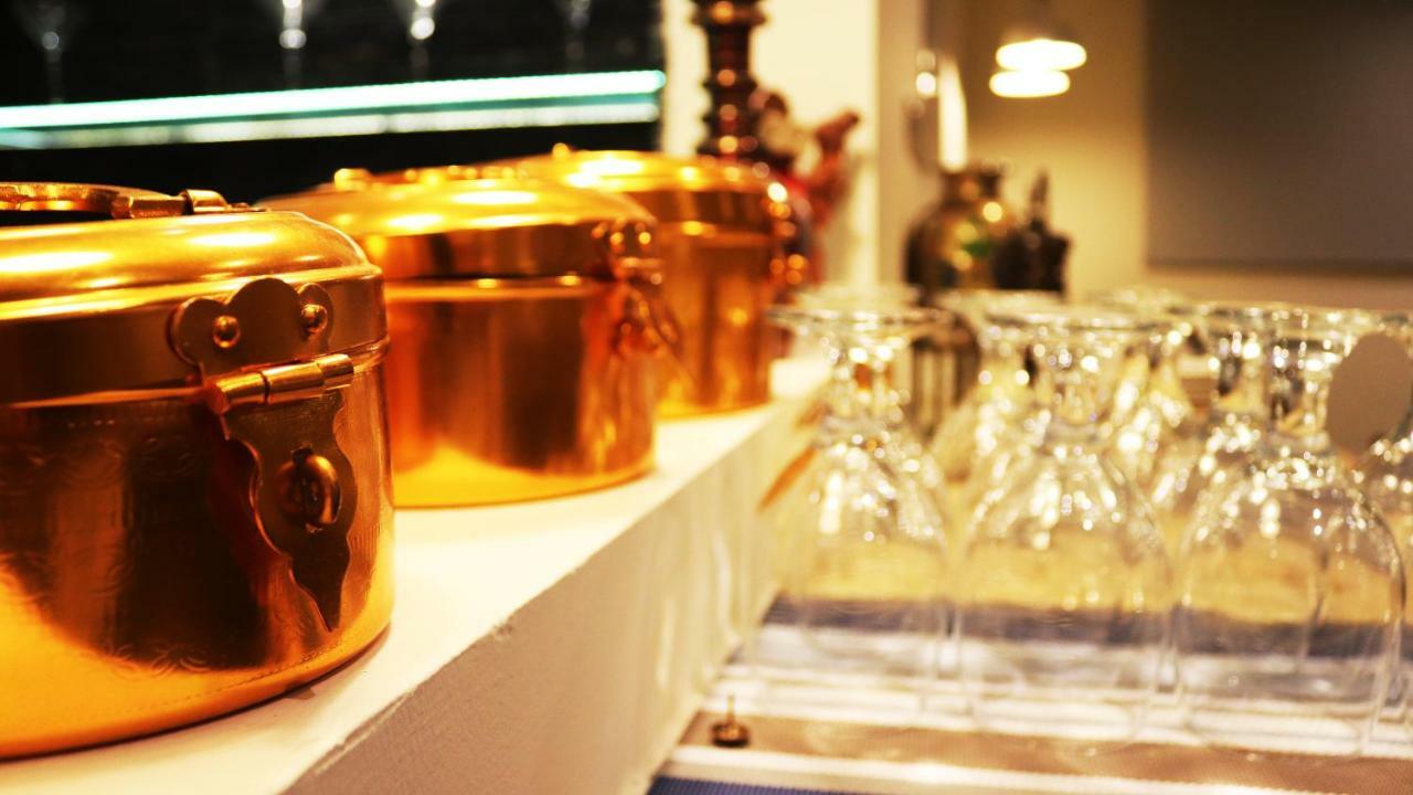 Buraq Hotel Дубай Екстериор снимка