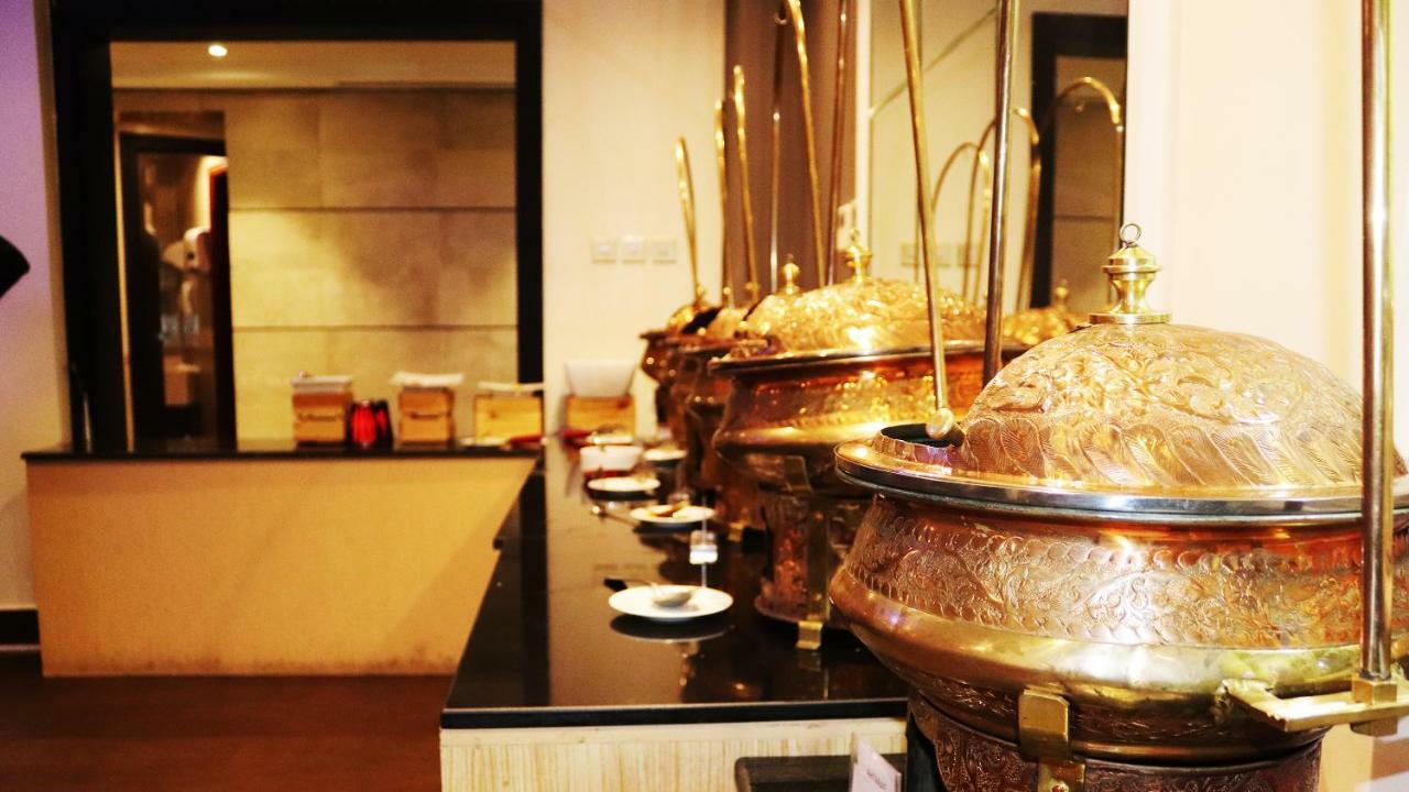 Buraq Hotel Дубай Екстериор снимка