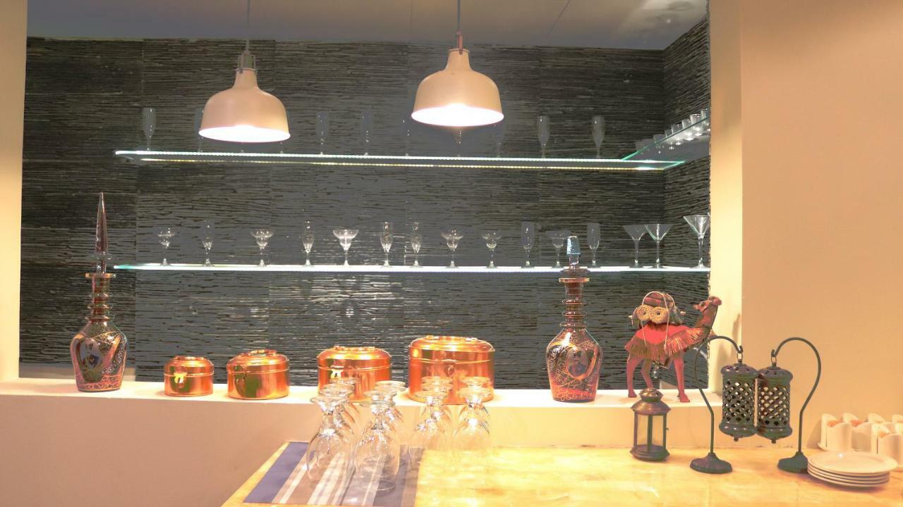 Buraq Hotel Дубай Екстериор снимка