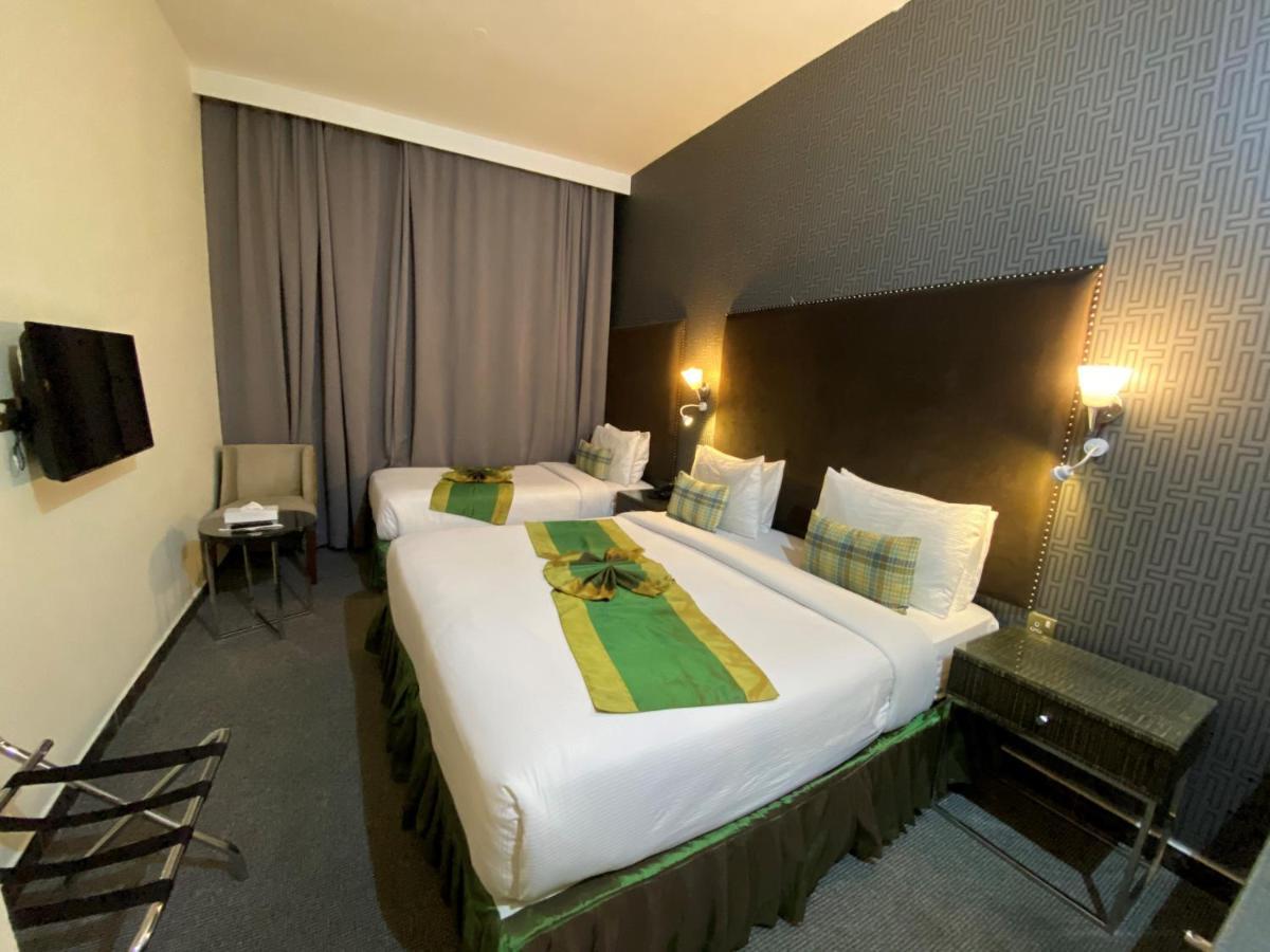Buraq Hotel Дубай Екстериор снимка
