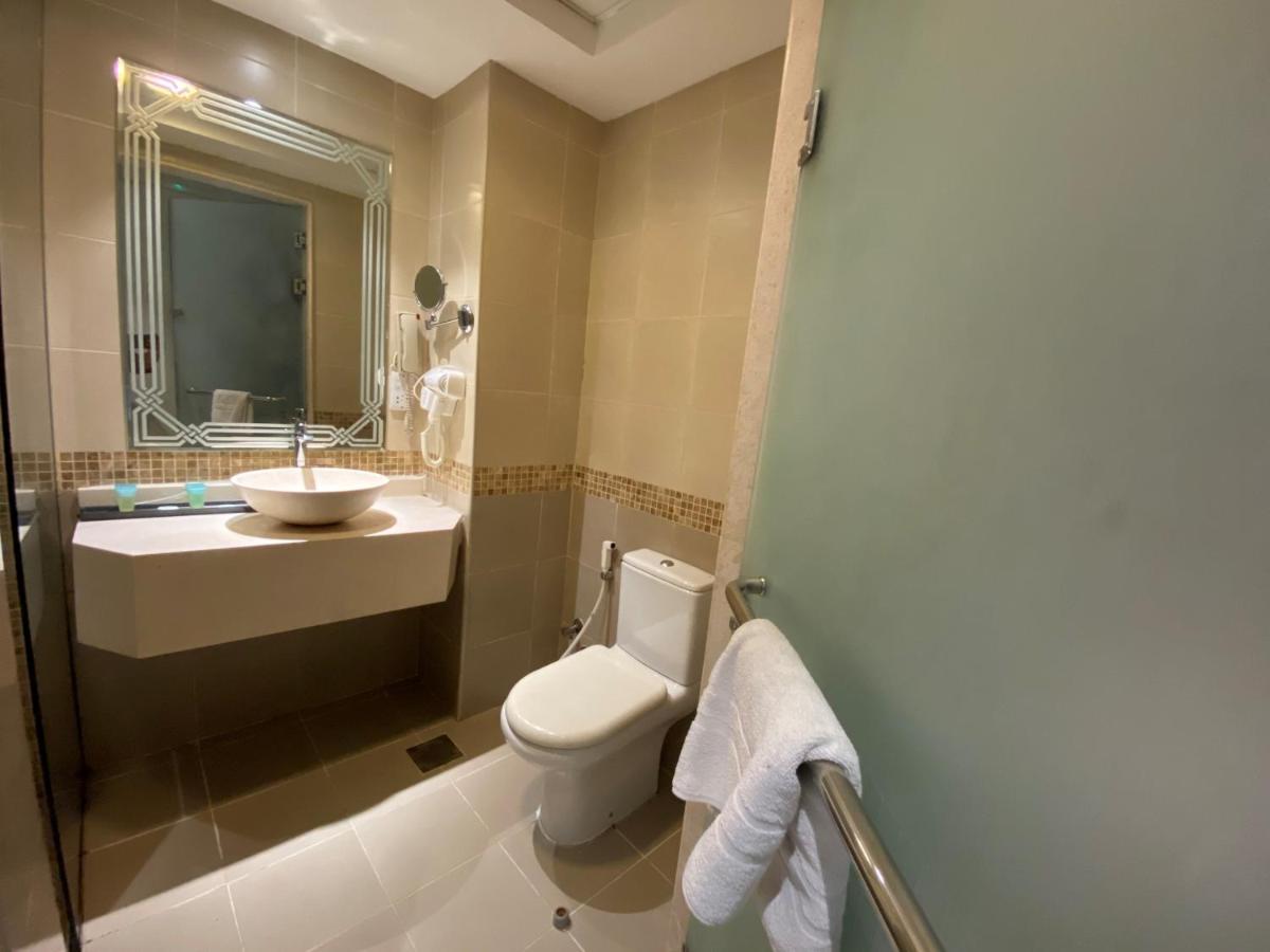 Buraq Hotel Дубай Екстериор снимка